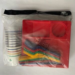 New Oak Hill 32 Piece Plastic Serving Set 8 Dinner Plates Glasses Forks Knives